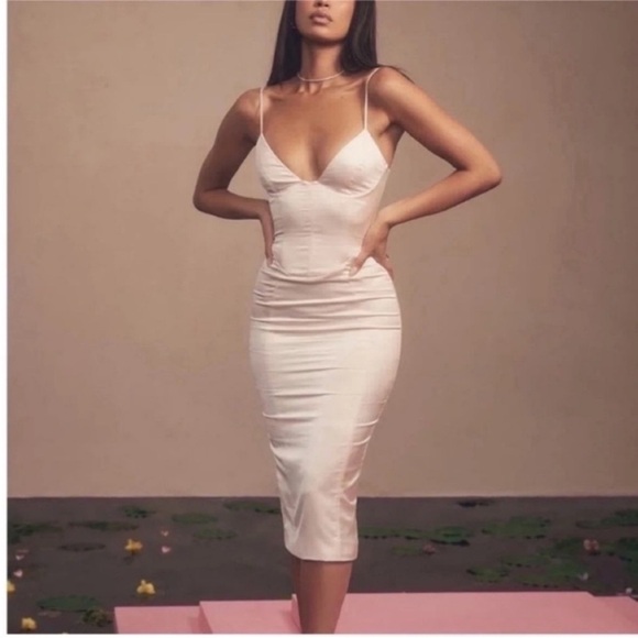 NWT House Of CB Gisele Satin Corset Midi Dress - Picture 2 of 8